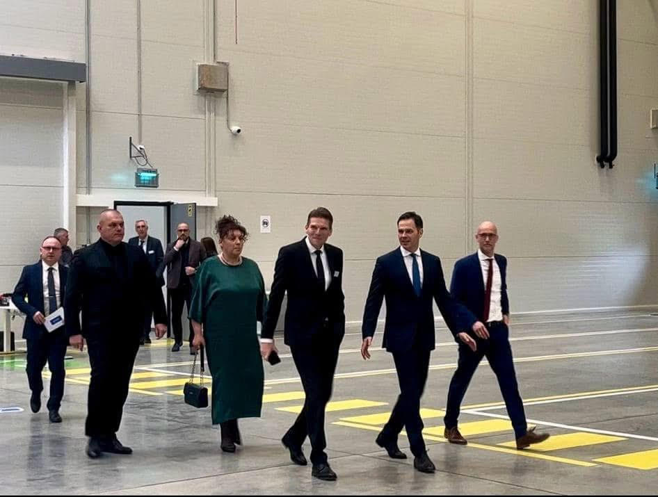 НЕМАЧКА КОМПАНИЈА ШОТ ФАРМА ОТВОРИЛА У ЈАГОДИНИ НАЈВЕЋИ ПОГОН ЗА ПРОИЗВОДЊУ АМПУЛА У ЕВРОПИ